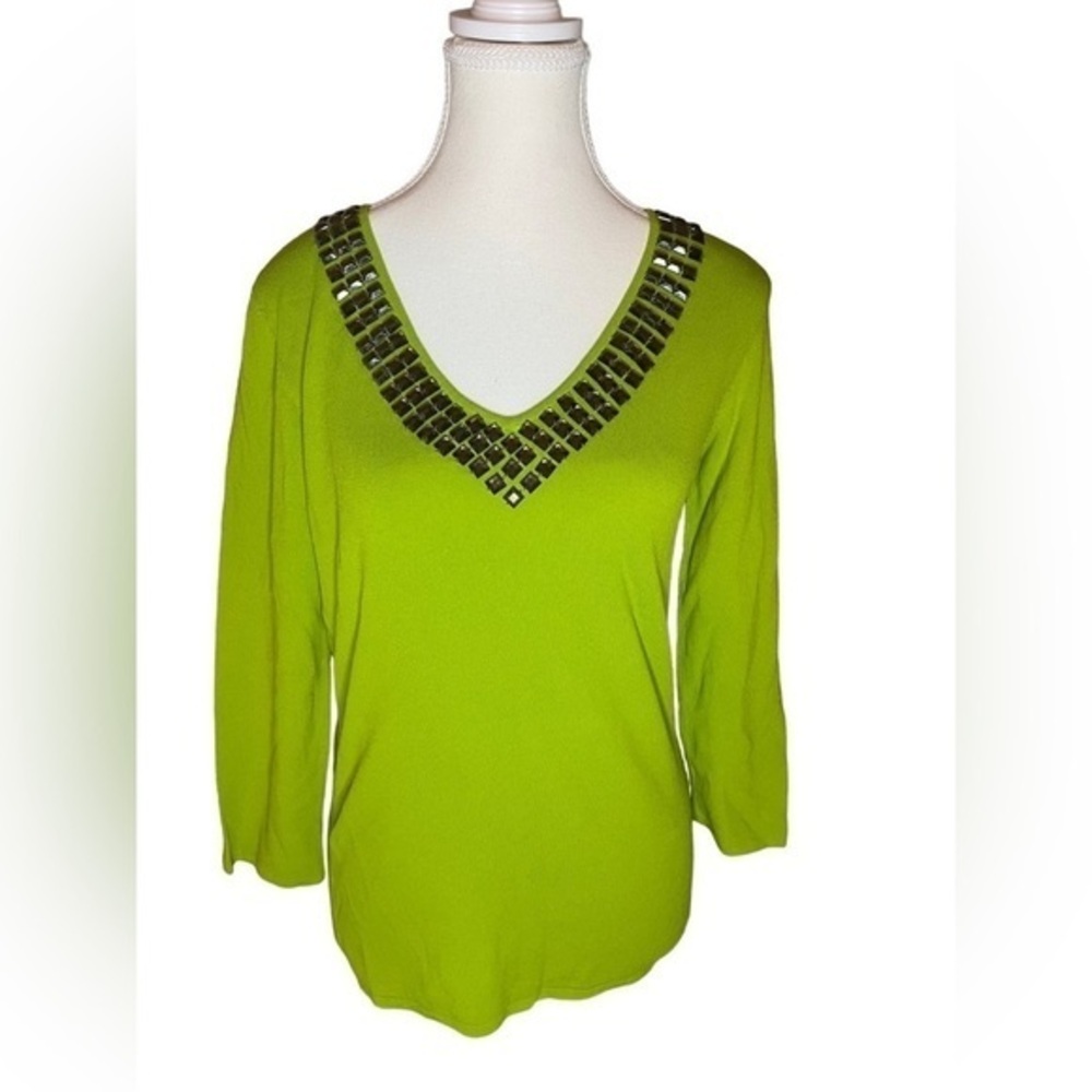 ⭐️ Lime green v-neck top with beads- size medium